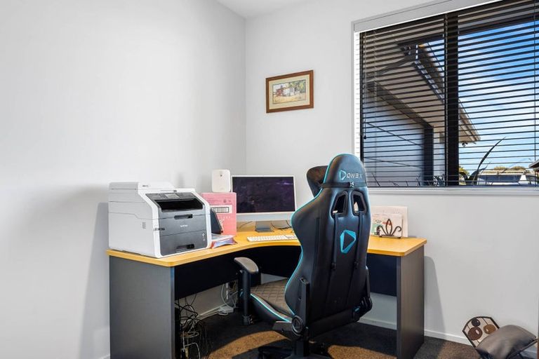 Photo of property in 54 Steadman Road, Broomfield, Christchurch, 8042