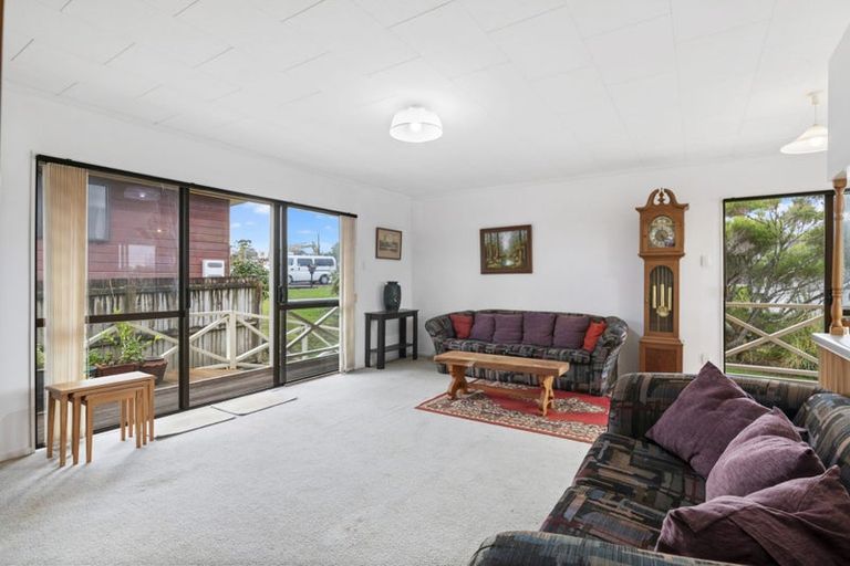 Photo of property in 6 Melia Place, Stanmore Bay, Whangaparaoa, 0932