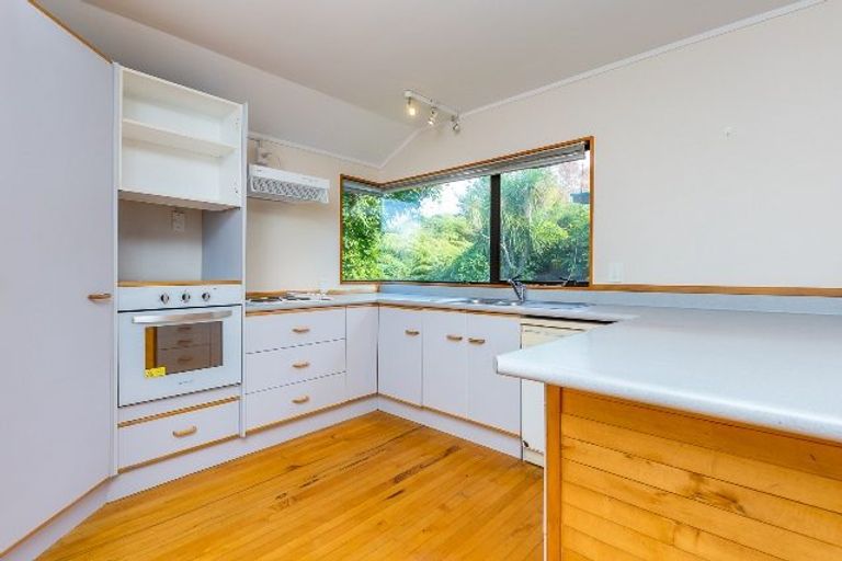 Photo of property in 2/38 Heathcote Road, Castor Bay, Auckland, 0620