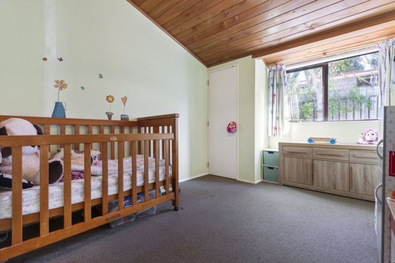 Photo of property in 108b Colwill Road, Massey, Auckland, 0614