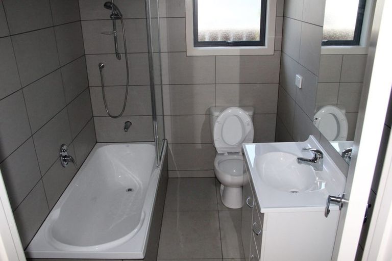 Photo of property in 197 Edmonton Road, Te Atatu South, Auckland, 0610