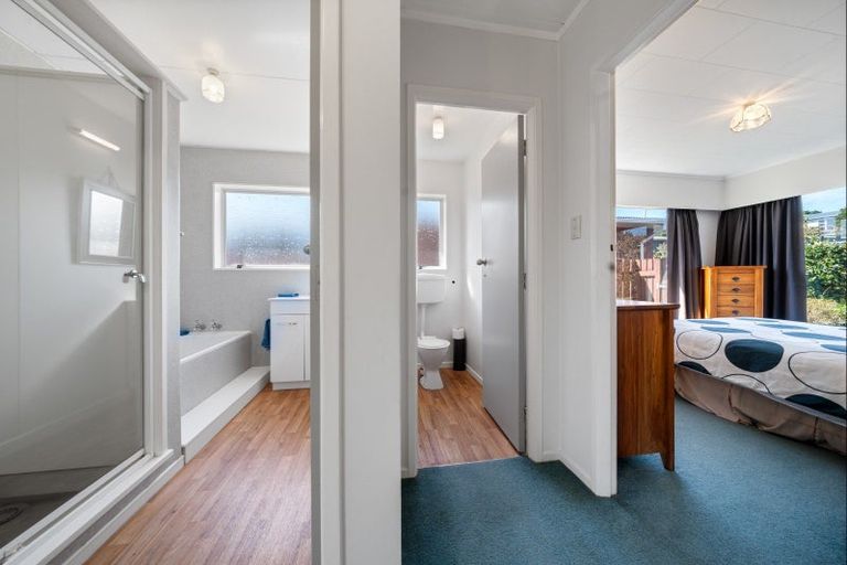 Photo of property in 19 Bronte Place, Whalers Gate, New Plymouth, 4310