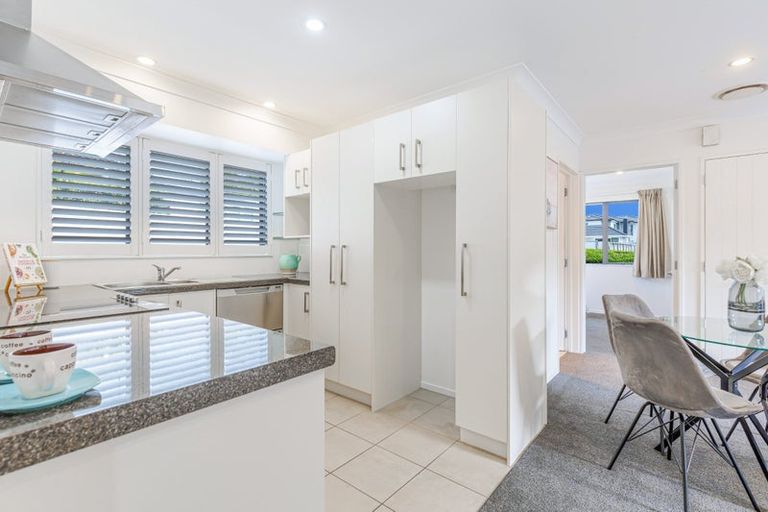 Photo of property in 26 Moor Avenue, Te Atatu Peninsula, Auckland, 0610