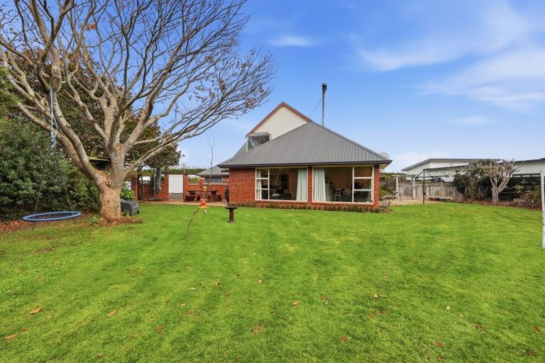 Photo of property in 9 Huntly Road, Outram, 9019