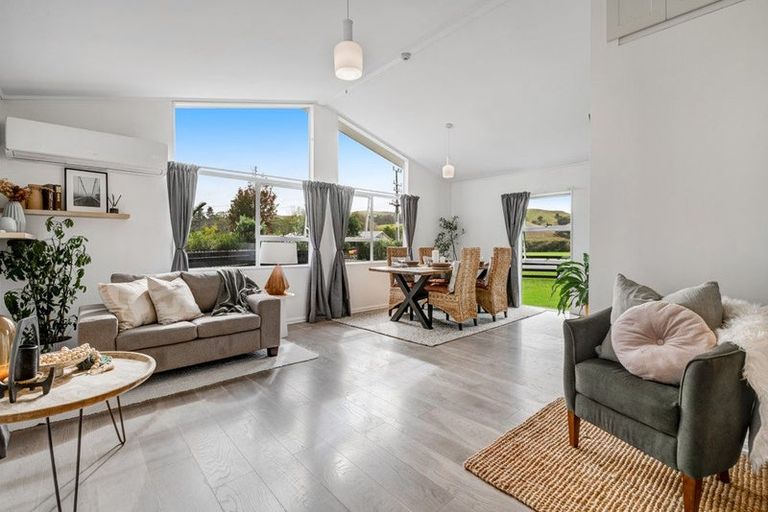 Photo of property in 129 Awaroa Road, Helensville, 0800