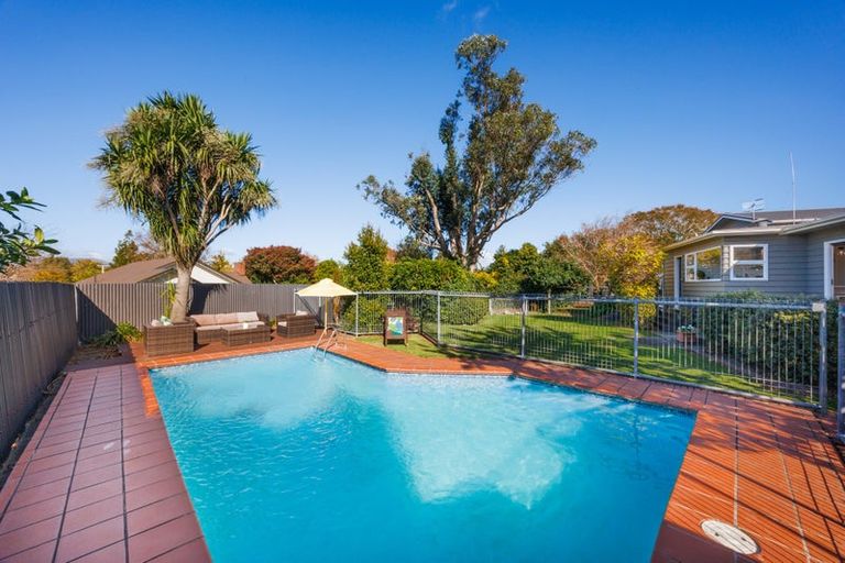 Photo of property in 11 Squires Place, Awapuni, Palmerston North, 4412