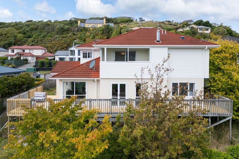 Photo of property in 116 Woodman Drive, Tawa, Wellington, 5028