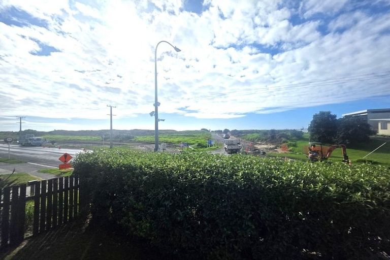 Photo of property in 1012 Papamoa Beach Road, Papamoa Beach, Papamoa, 3118