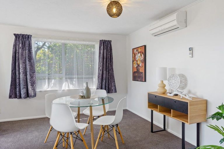 Photo of property in 61 Kakariki Grove, Waikanae, 5036