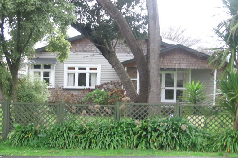 Photo of property in 30 Opaheke Road, Papakura, 2110