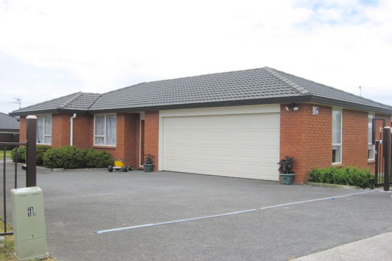 Photo of property in 42 Morewa Place, Takanini, 2112