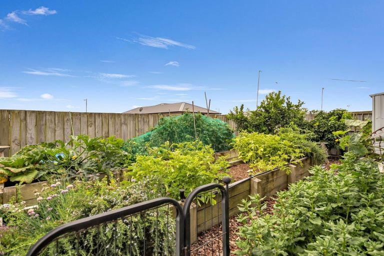 Photo of property in 12 Costello Drive, Ngatea, 3503
