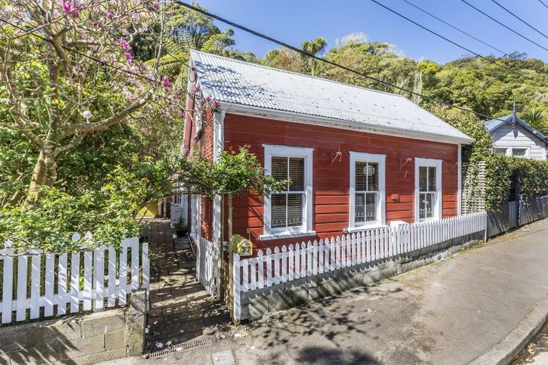 Photo of property in 77 Holloway Road, Aro Valley, Wellington, 6021