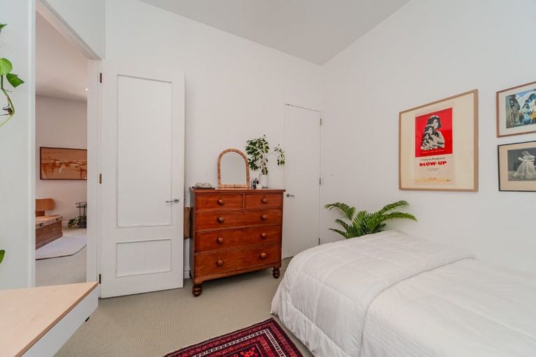 Photo of property in Columbia Apartments, 32u5 Cuba Street, Te Aro, Wellington, 6011