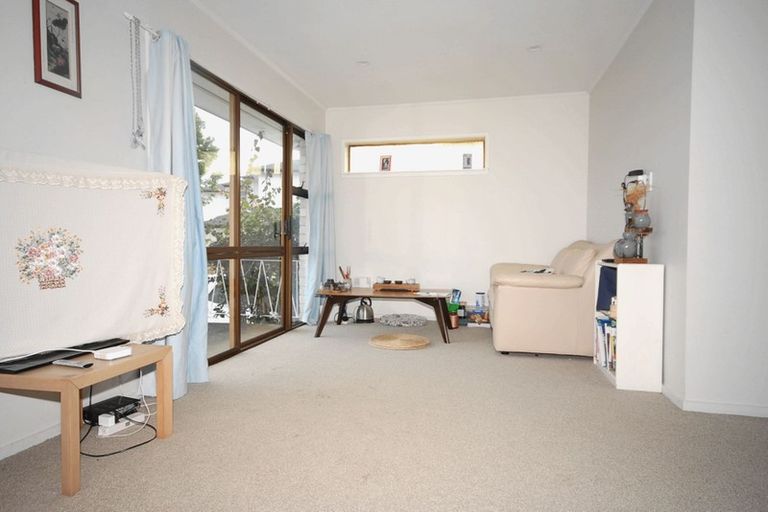 Photo of property in 2/28 Priestley Drive, Bucklands Beach, Auckland, 2014