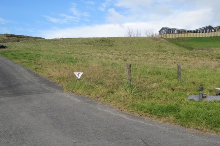 Photo of property in 64r Oceana Drive, Welcome Bay, Tauranga, 3175