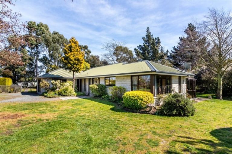 Photo of property in 390 Johns Road, Northwood, Christchurch, 8051