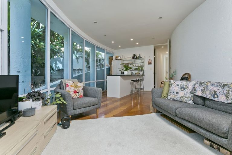 Photo of property in 1/3 Seaview Road, Milford, Auckland, 0620