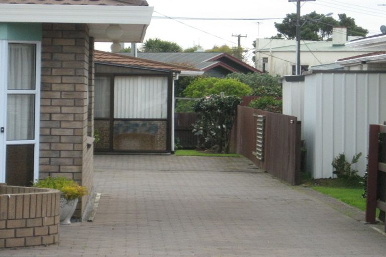 Photo of property in 36 Tukapa Street, Westown, New Plymouth, 4310