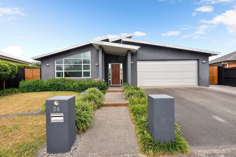 Photo of property in 24 Coleraine Drive, Rototuna, Hamilton, 3210