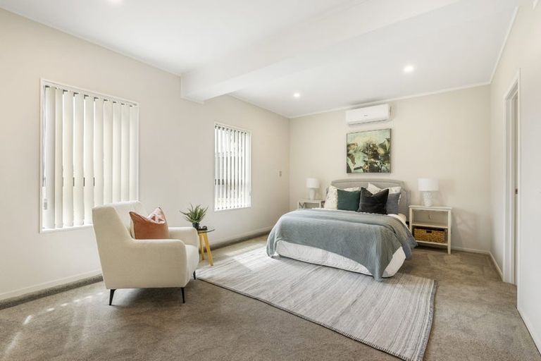 Photo of property in 10 Eagleson Street, Northcross, Auckland, 0632