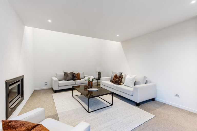 Photo of property in 11 Tuatini Place, Long Bay, Auckland, 0630