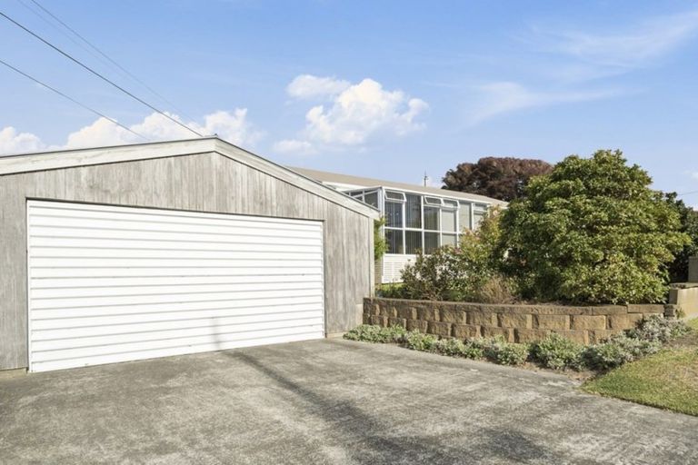 Photo of property in 22 Gray Avenue, Paraparaumu Beach, Paraparaumu, 5032