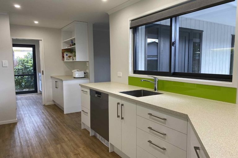 Photo of property in 15 Church Road, Taradale, Napier, 4112