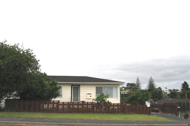 Photo of property in 1/37 Hellyers Street, Birkdale, Auckland, 0626