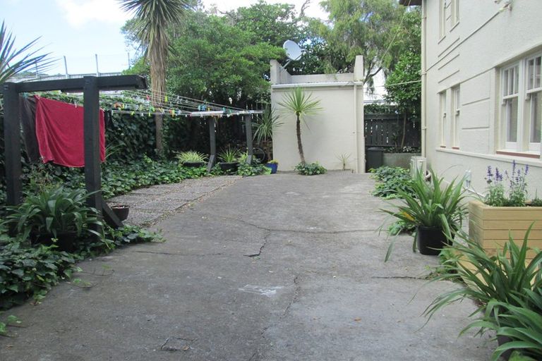 Photo of property in Zena Court, 11f8 Dufferin Street, Mount Victoria, Wellington, 6021