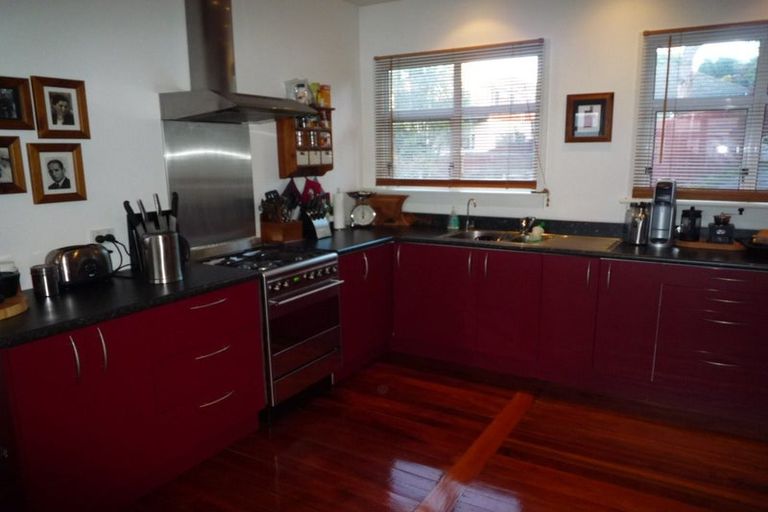 Photo of property in 18 Earls Road, Saint Clair, Dunedin, 9012
