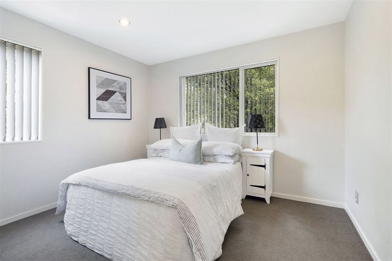 Photo of property in 30a Seaview Road, Glenfield, Auckland, 0629