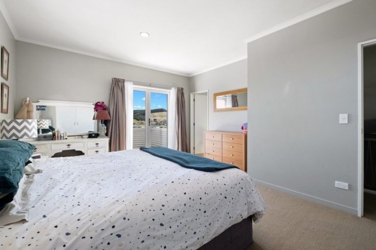 Photo of property in 1 Koru Way, Wanaka, 9305