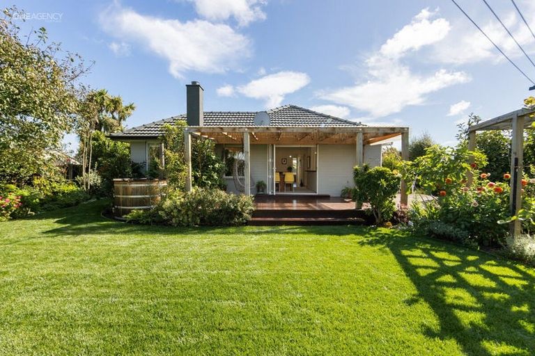 Photo of property in 17 Monowai Crescent, North New Brighton, Christchurch, 8083