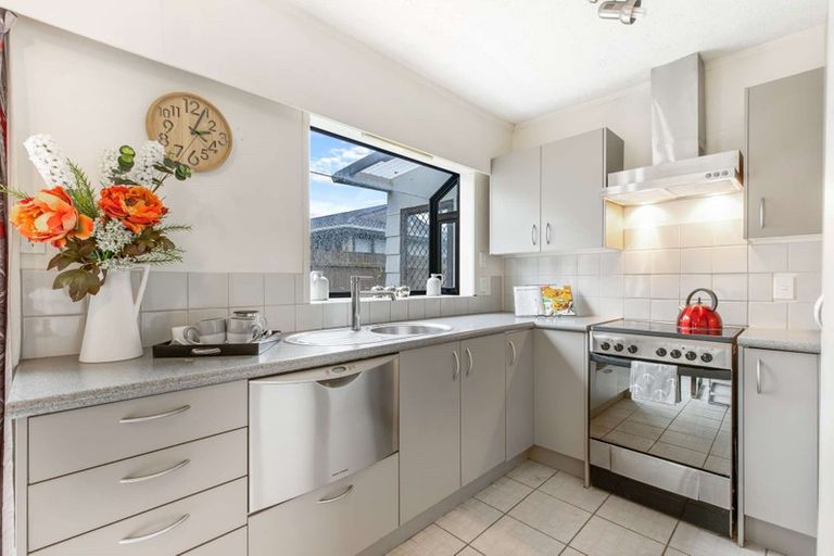 Photo of property in 7b Grove Road, Papakura, 2110
