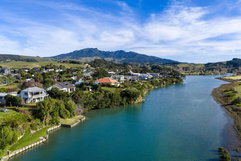 Photo of property in 7 Nihinihi Avenue, Raglan, 3225