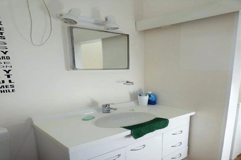 Photo of property in The Triangle, 7/33 Halswater Drive, Churton Park, Wellington, 6037