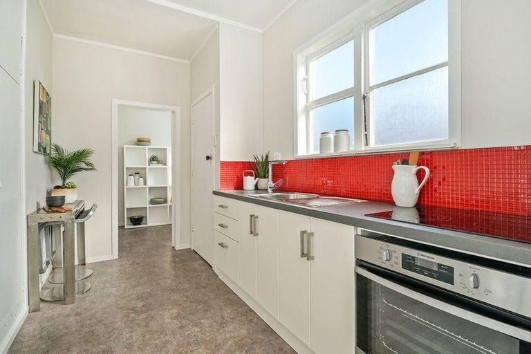 Photo of property in 696 Te Atatu Road, Te Atatu Peninsula, Auckland, 0610