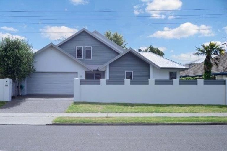 Photo of property in 1 Tay Street, Mount Maunganui, 3116