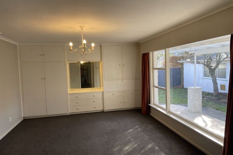 Photo of property in 17 Oakfield Street, Burnside, Christchurch, 8053