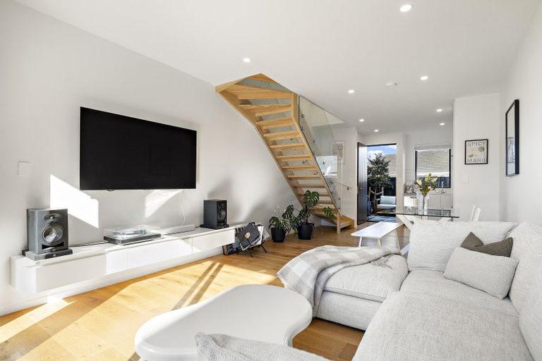 Photo of property in 12/82 East Coast Road, Milford, Auckland, 0620