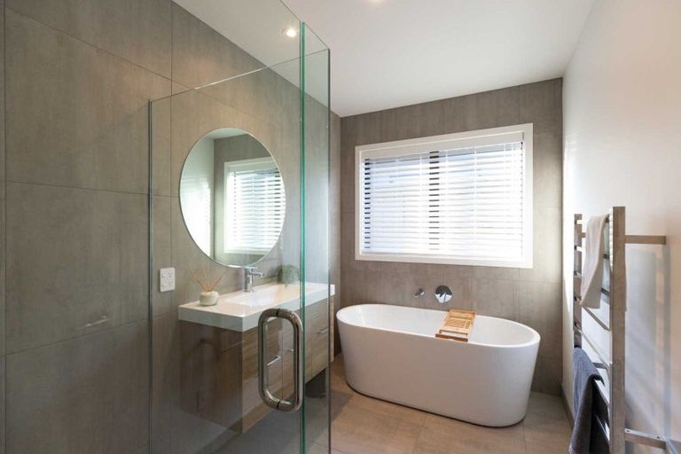 Photo of property in 29 Corriedale Road, Jacks Point, 9371