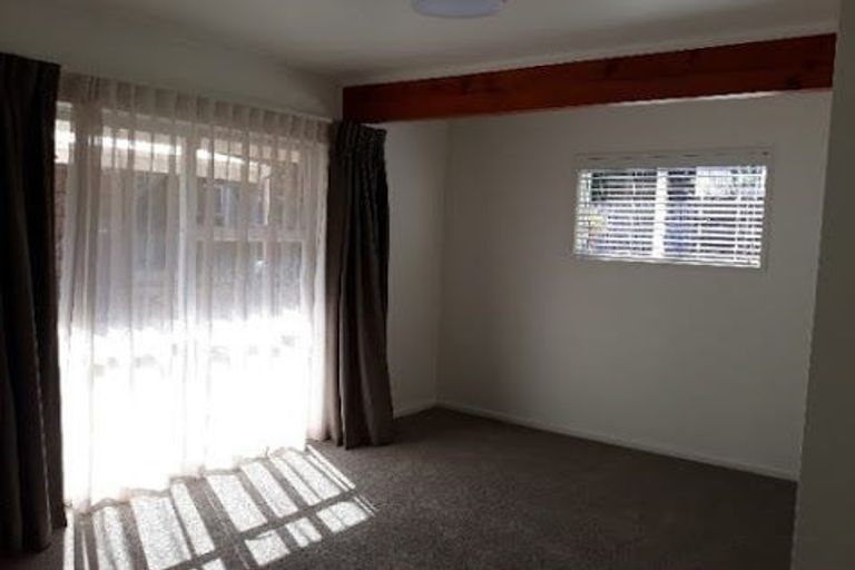 Photo of property in 4/16 Gatman Street, Birkdale, Auckland, 0626