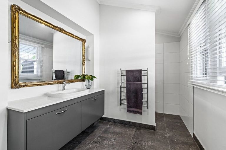 Photo of property in 2 Greenwood Road, Havelock North, 4130