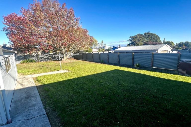 Photo of property in 12 Palliser Place, Milson, Palmerston North, 4414
