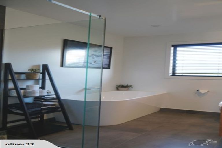 Photo of property in 6a Kinross Lane, Jacks Point, Queenstown, 9371