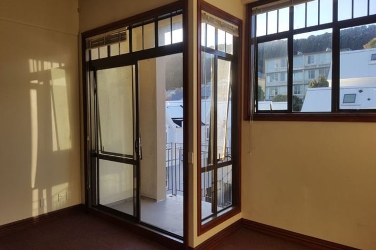 Photo of property in Pirie Street Townhouses, 28/35 Pirie Street, Mount Victoria, Wellington, 6011