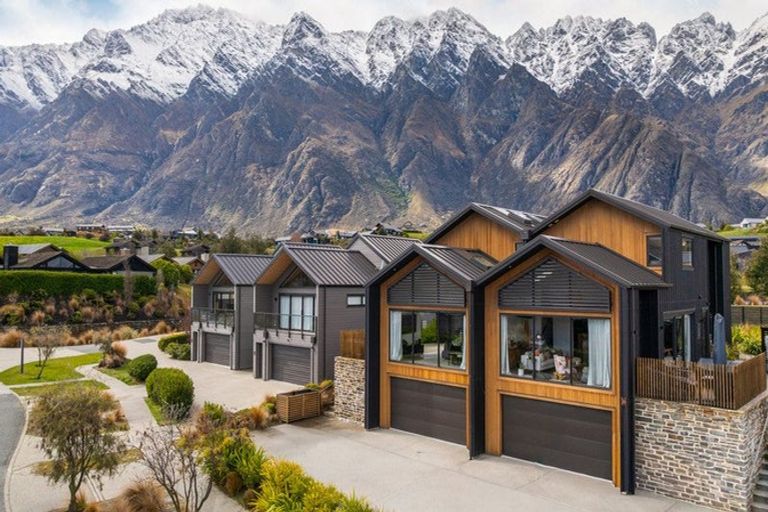 Photo of property in 3a Rannoch Drive, Jacks Point, Queenstown, 9371