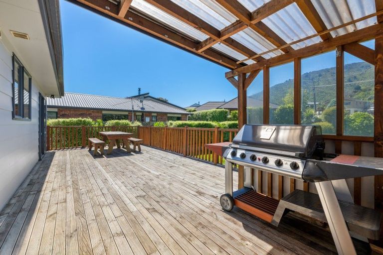 Photo of property in 17 Boons Valley Road, Waikawa, Picton, 7220