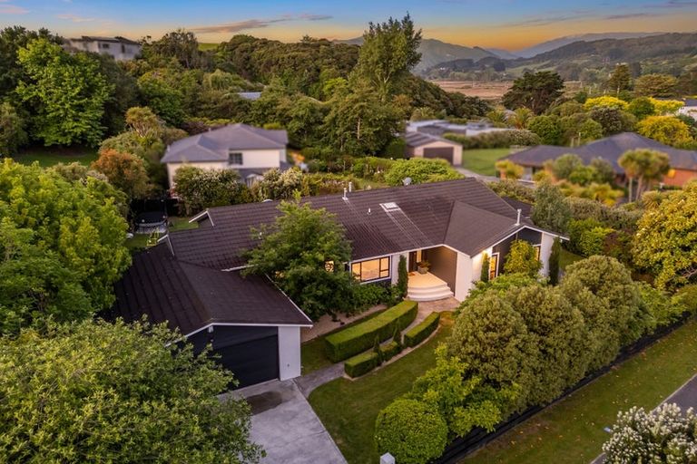 Photo of property in 77 Joseph Banks Drive, Whitby, Porirua, 5024